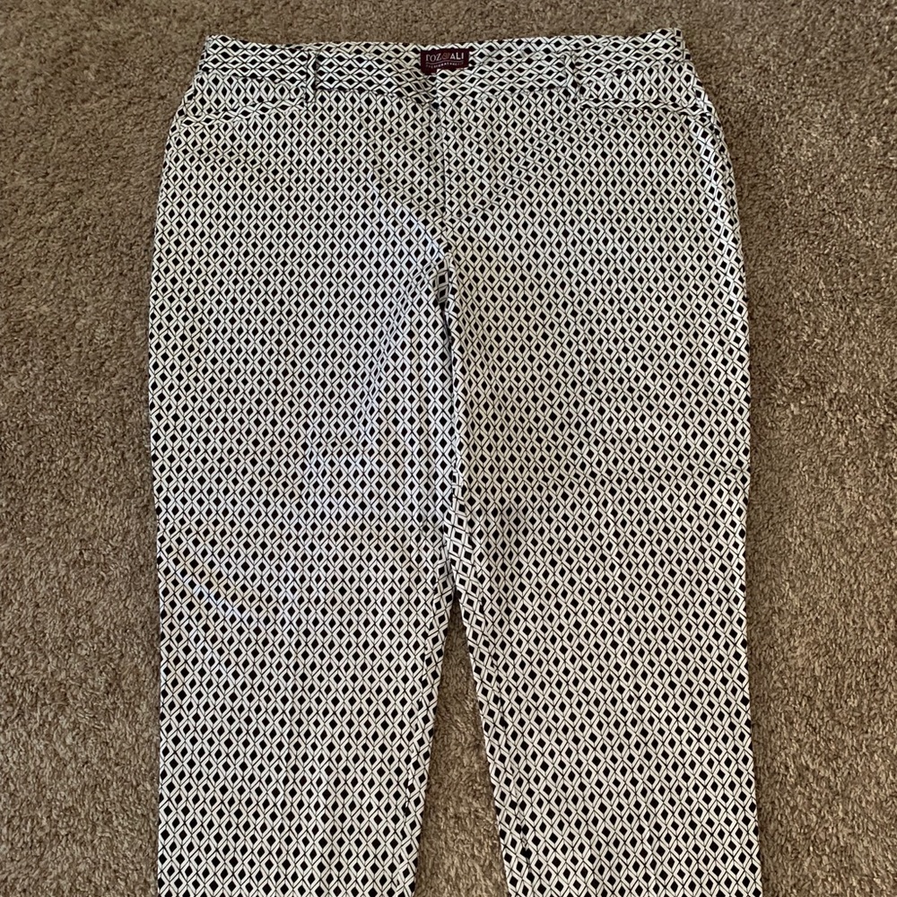Never worn, cropped ankle dress pants